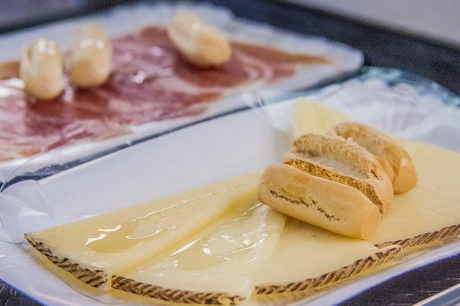 Royal Palace Madrid & Tapas Experience with Skip the Line Ticket - What the English-speaking guide adds