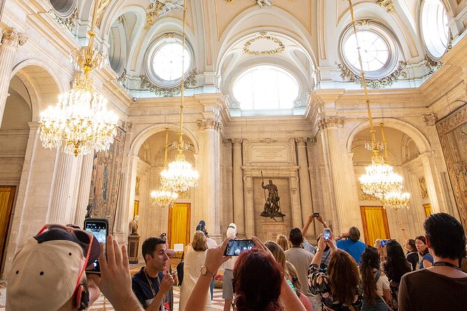 Royal Palace of Madrid Guided Tour and Flamenco Show with Tapas - Two hours inside the Royal Palace of Madrid
