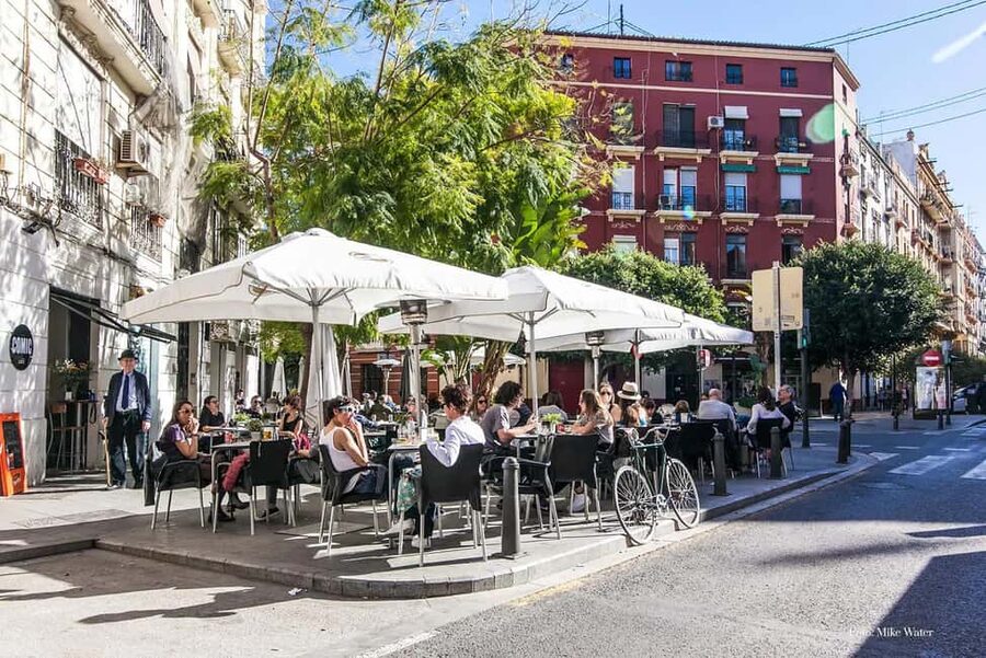 Ruzafa Food & Wine Tour: Tapas, Drinks & Local Secrets - How to make the most of the evening