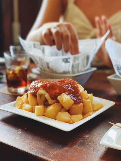 Ruzafa Food & Wine Tour: Tapas, Drinks & Local Secrets - Should you book the Ruzafa Food and Wine Tour?