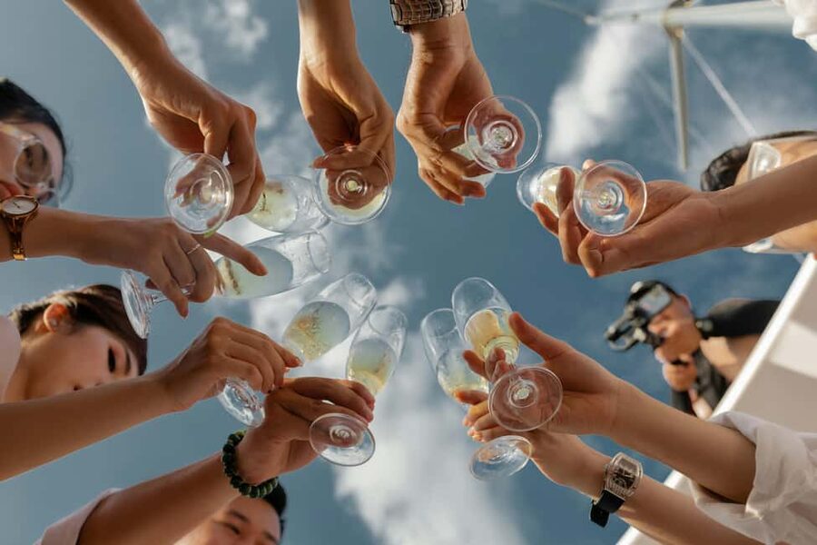Ruzafa Food & Wine Tour: Tapas, Drinks & Local Secrets - The four-stop route, from first drink to final treat