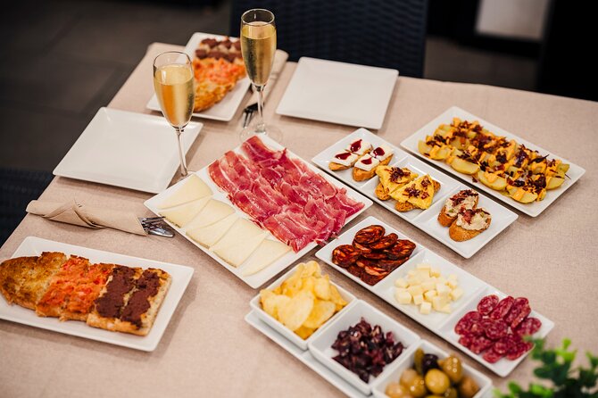 Sagrada Familia Jamon & Tapas Tasting Experience - The one-hour schedule and private format