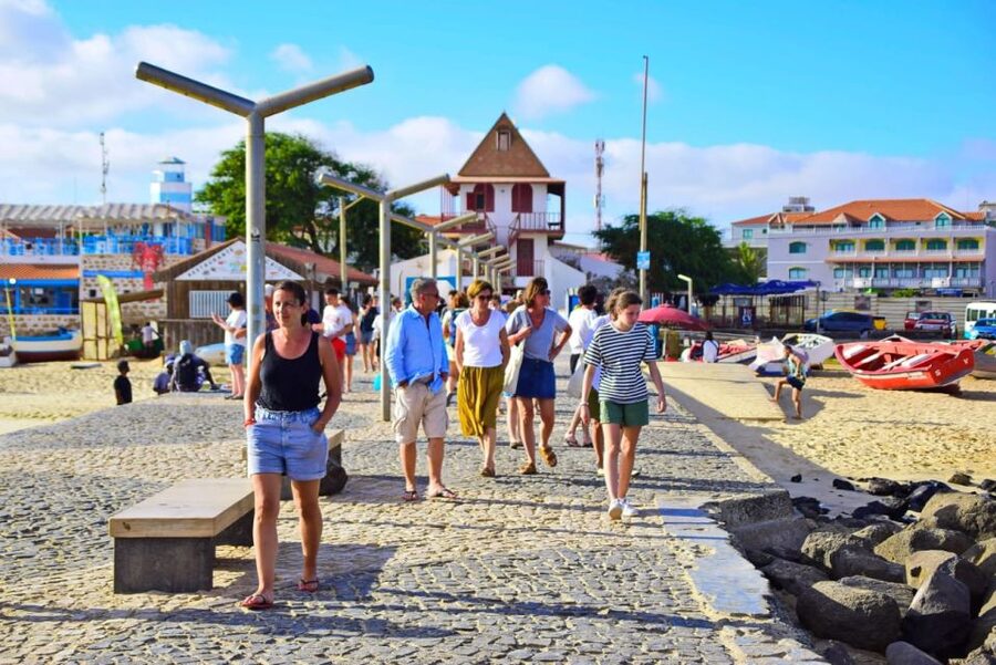 Sal island: Santa Maria city tour, street art and tapas - How the $147 price measures up