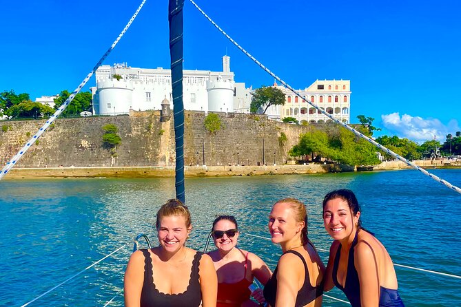 San Juan Bay Private Tour with Drinks and Tapas: 4+ people - Food, music, and the feel on board