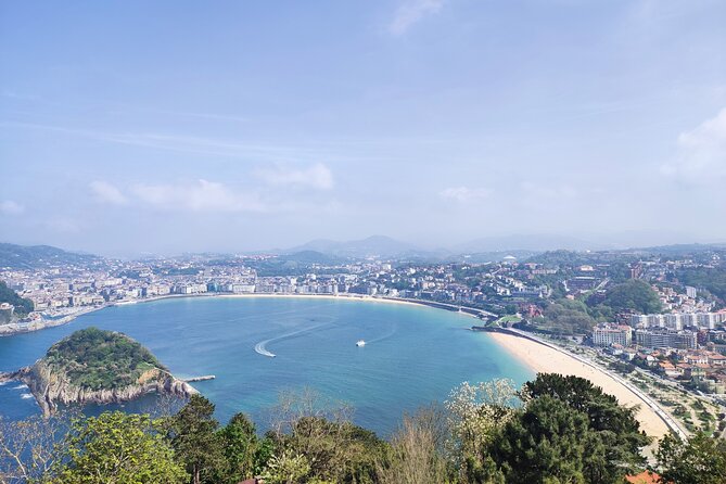 San Sebastián city tour and pintxos lunch from Pamplona - The Urumea River, Maria Cristina Bridge, and Belle Époque San Sebastián