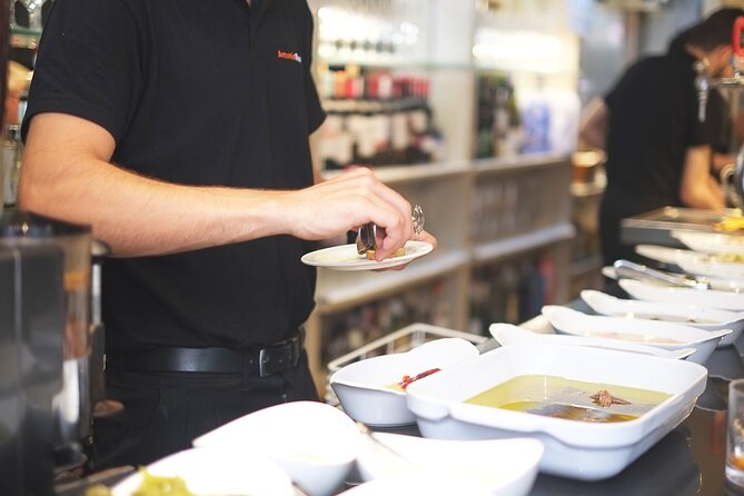 San Sebastian Evening Pintxo Tour with Wine - Why taking this tour on your first evening makes sense