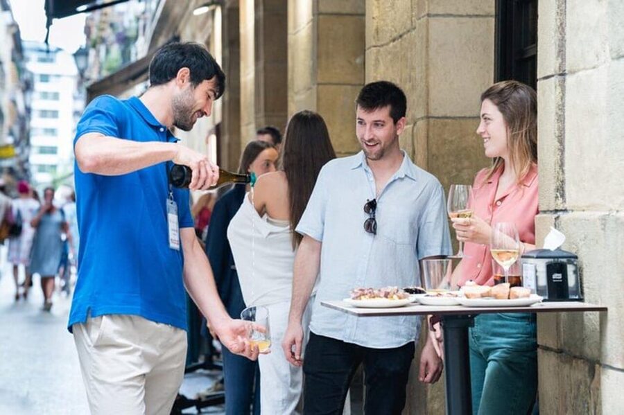 San Sebastian Food Tour: Pintxo Tasting Paired with Wines - Why a pintxo tour helps you understand San Sebastian