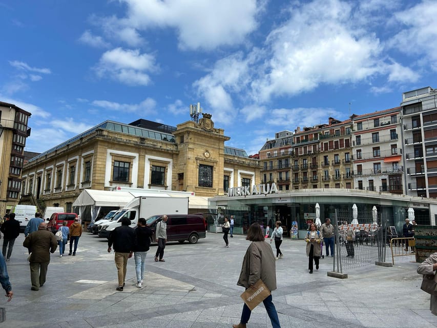 San Sebastian Food Tour with Pintxos & Drinks with a Local - Txakoli, Rioja, beer, and Basque sloe liquor