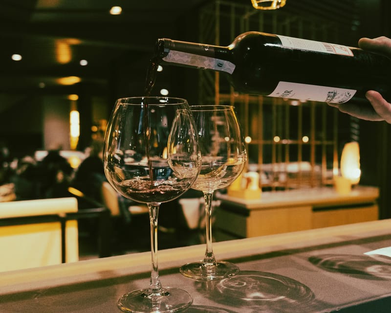 San Sebastian: Historical Walking Tour with Pintxo and Drink - Key points at a glance