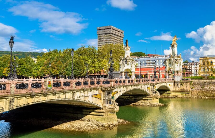 San Sebastian: Historical Walking Tour with Pintxo and Drink - The Romantic Area adds grand city streets
