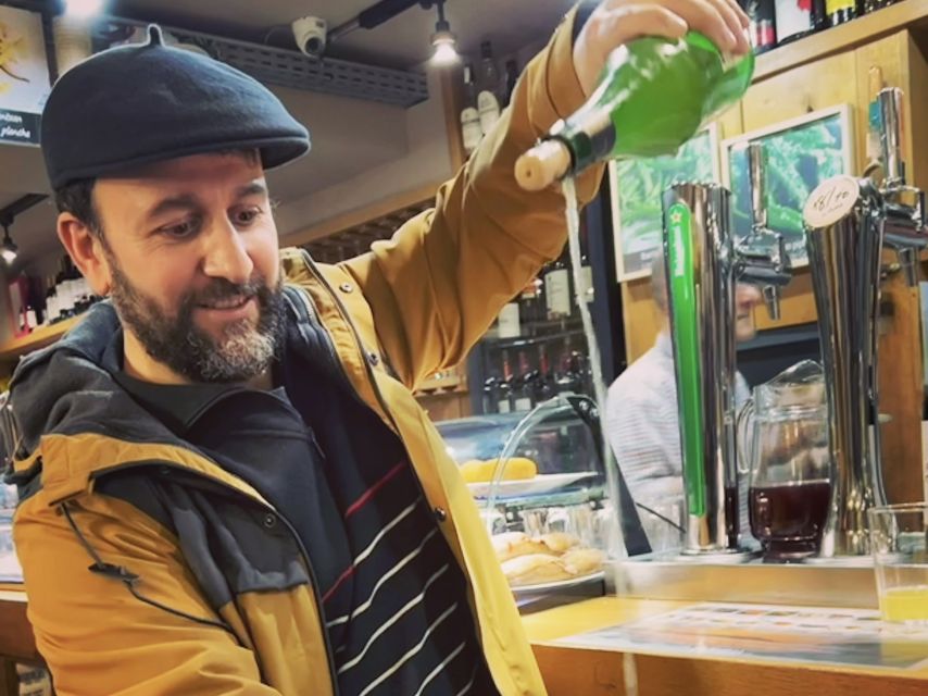 San Sebastian: Market, Pintxos and Wine Tasting Tour - Meeting the guide beside McDonald’s