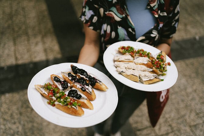 San Sebastian Old Town Pintxos & Wine Tour Small Group Tour - Modern cooking at 148 Gastroleku