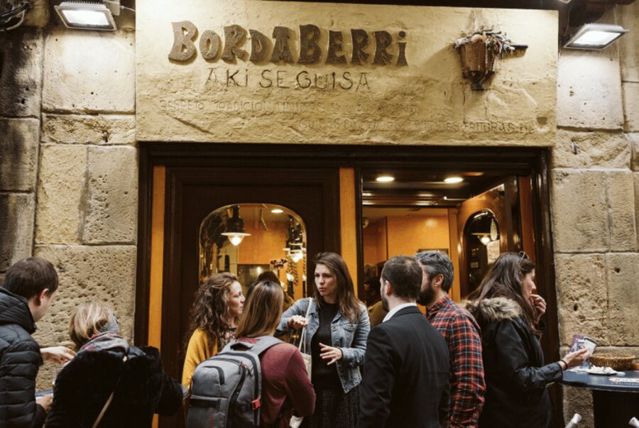 San Sebastian: Pintxos and Wine Tour with 5 Tastings - Why pintxos make a good first meal in San Sebastian