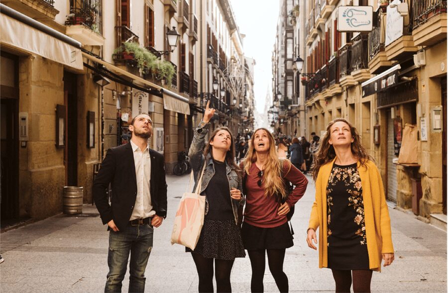 San Sebastian: Pintxos and Wine Tour with 5 Tastings - What the food tastings cover