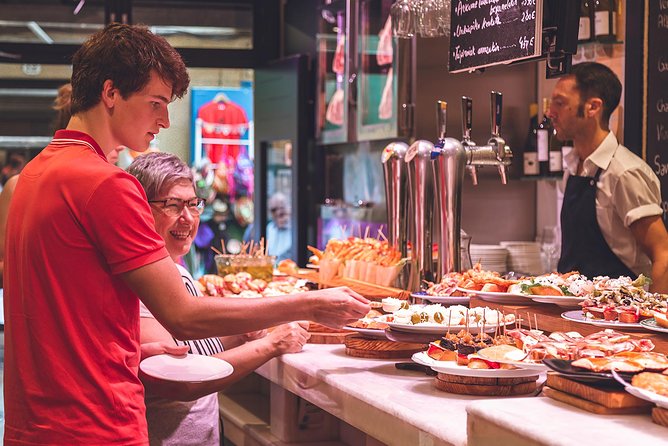 San Sebastian Pintxos Tour for Gourmets in the Old Town - How the guides shape the evening