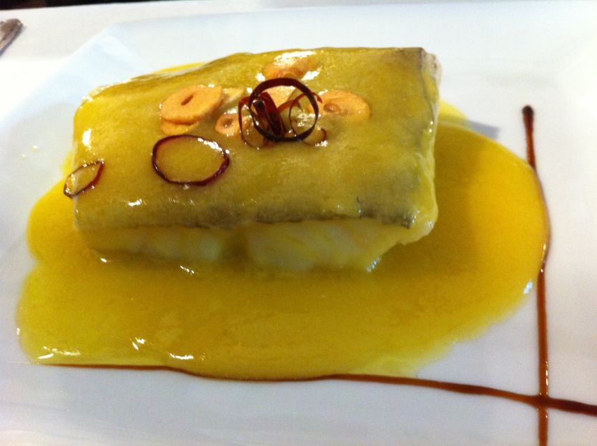 San Sebastian: Private Pintxos Basque -Tapas Tour - Bar hopping with a private guide