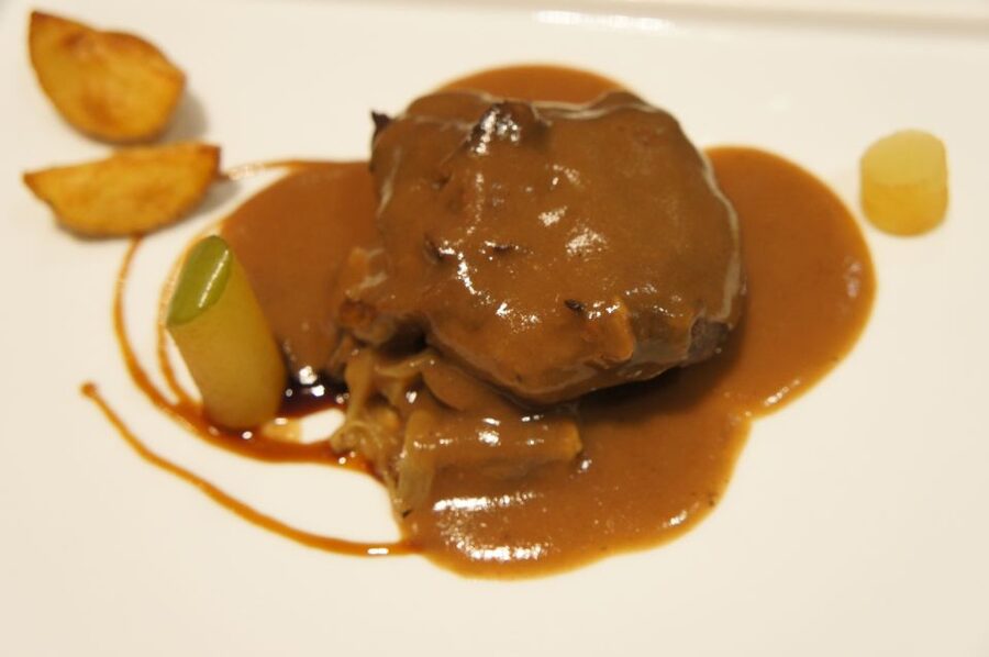 San Sebastian: Private Pintxos Basque -Tapas Tour - Timing, meeting point, and practical details