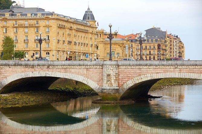 San Sebastian walking tour with pintxo and drink option - Why this route works for a first look at San Sebastián
