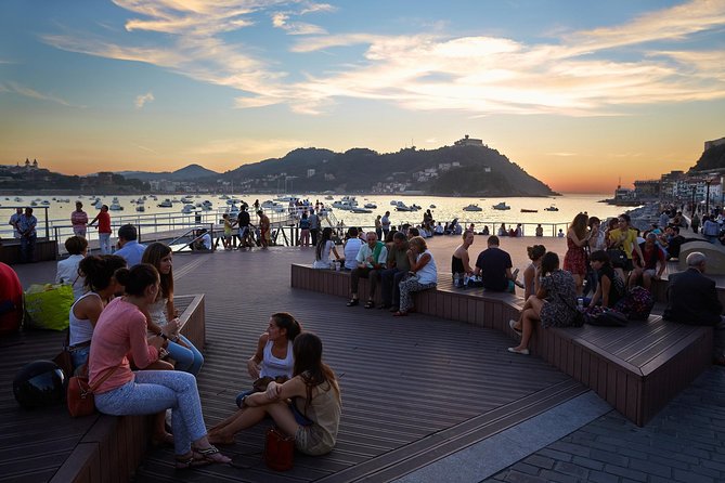 San Sebastian walking tour with pintxo and drink option - Guides, language, and the small-group setup