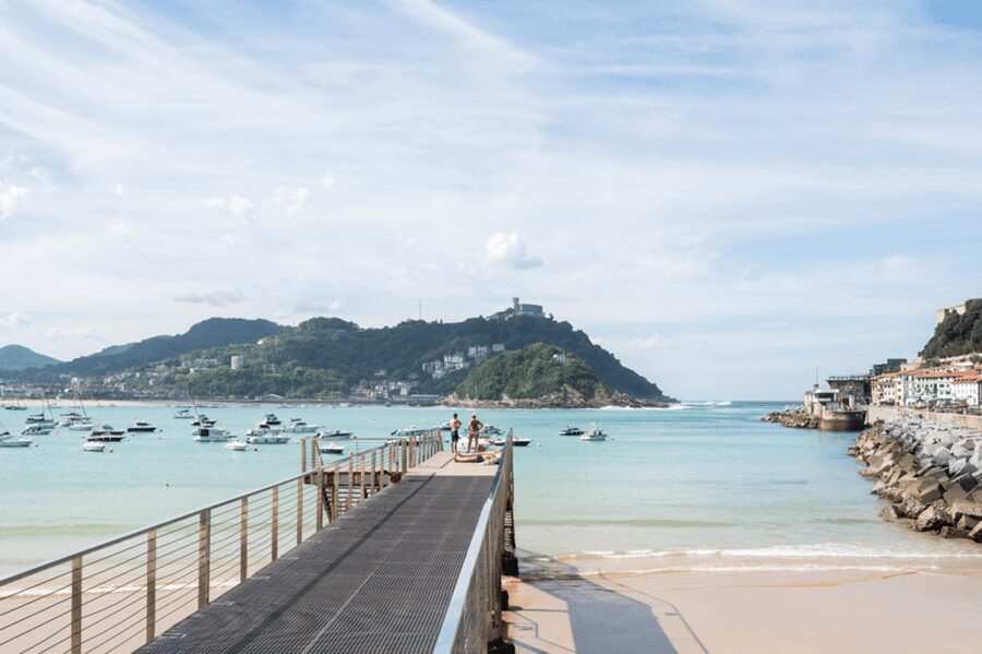 San Sebastian: Walking Tour with Pintxo and Drink - City Hall and the grand Belle Époque center
