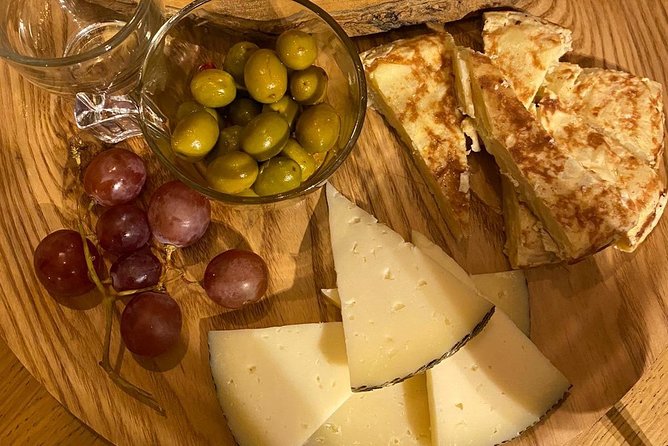 Sangria Cultural Workshop with Tapas - Is $83.27 a good value?