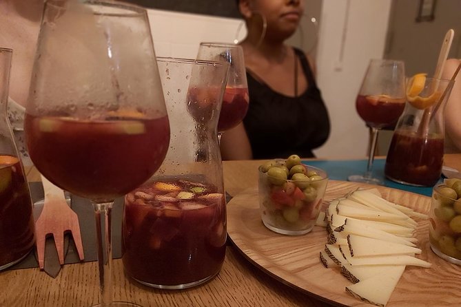 Sangria Cultural Workshop with Tapas - Who will enjoy this evening most?