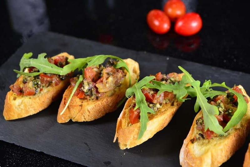 Seville: Authentic Tapas & Wine Tour with Local Expert - Starting with Seville’s tapas tradition