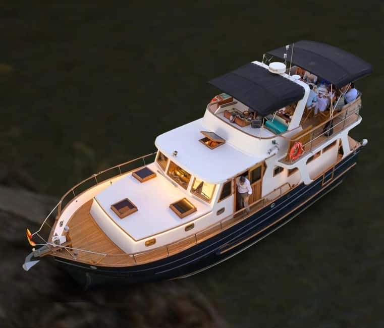 Seville: Flamenco life music Yacht Cruise, Tapas & Drinks - Practical booking advice