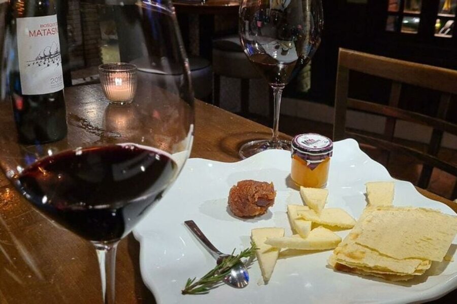 Seville: Flamenco Show and Tapas in Triana Private Tour - Tapas across three or four Seville taverns