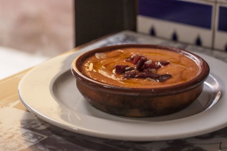 Seville: Food Tour with 10 Tastings of Tapas, Ham, Churros - Seafood, vinegar, and the first drinks