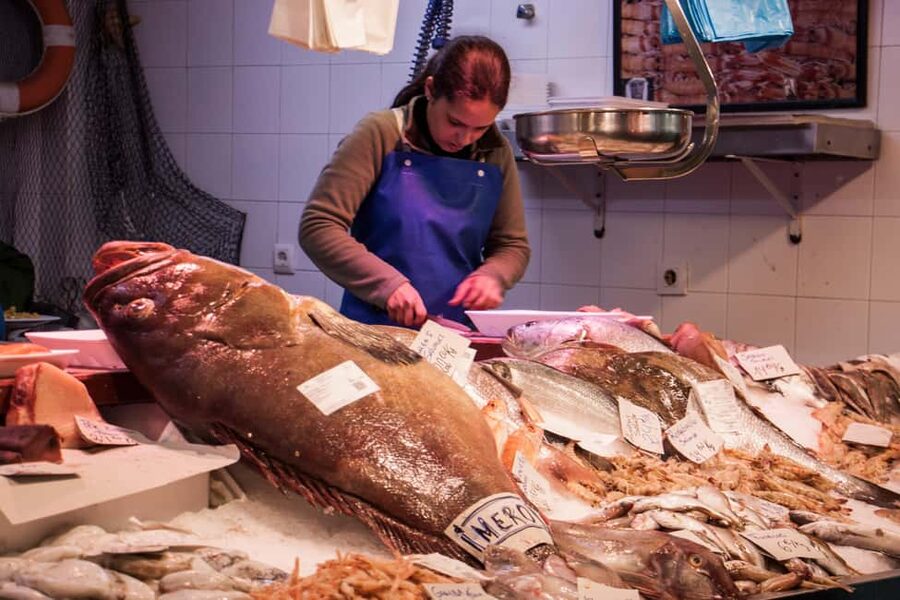 Seville: Food Tour with 10 Tastings of Tapas, Ham, Churros - Why the Old Town setting adds value