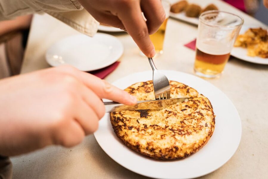 Seville Food Tour with Tapas & Drinks with a Local - A walking tour with a small social feel
