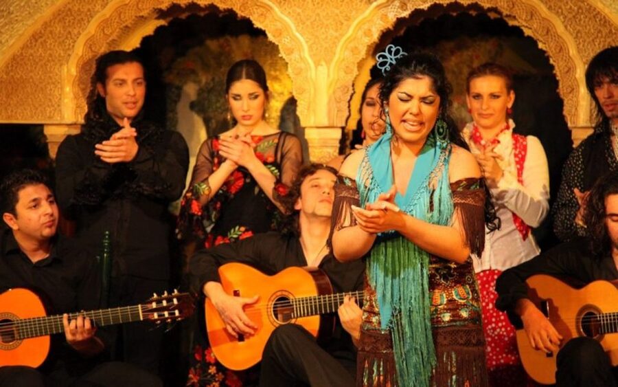 Seville: Half-Day Flamenco & Tapas Night - Eating like a local, with limits