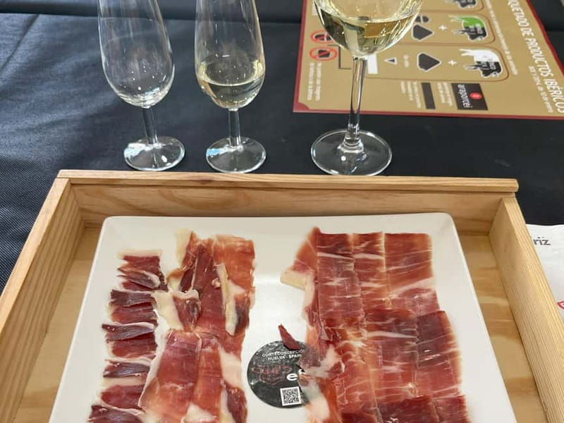 Seville: Secret Food Tour with Tapas and Drinks - Key points at a glance