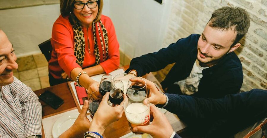 Seville: Small Group Jewish Quarter Tour with Tapas & Drinks - Plaza de Doña Elvira and the charm of Santa Cruz