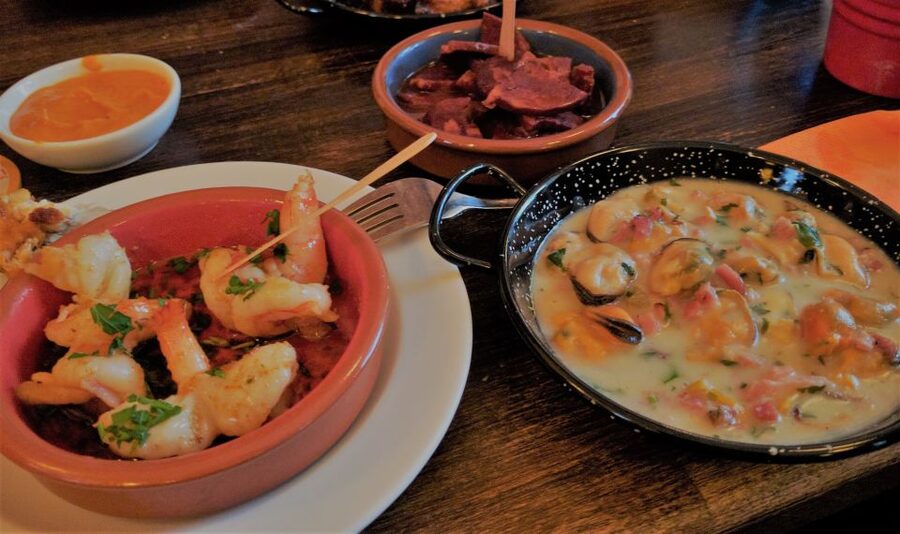 Seville: Tapas and Flamenco Experience - Meeting at Tablao Flamenco Almoraima