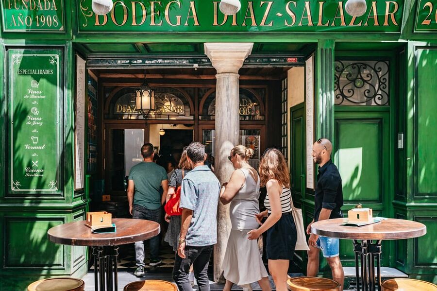 Seville: Tapas, Taverns and History Guided Walking Tour - Gloria&Rositas: homemade ice cream with a local accent