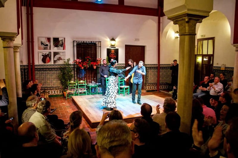 Seville: Tapas Walking Tour with Traditional Flamenco Show - The flamenco lesson before La Casa del Flamenco
