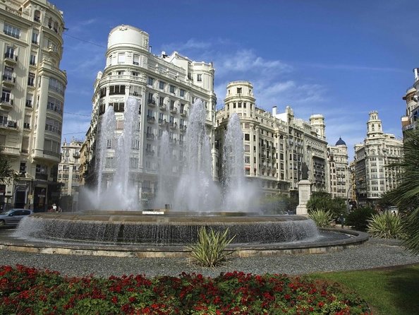 Shore Excursion: City Tour with Tapas in 11th Century Monument - Key points to know before you book