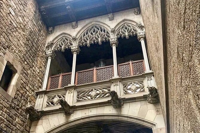 Small Group Barcelona Walking Tour, Flamenco Show & Tapas Dinner - Flamenco in a 17th-century palace