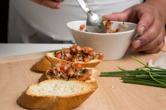 Spanish Tapas Cooking Class + Unlimited Wine (6-Course Meal) - The group size and teaching style