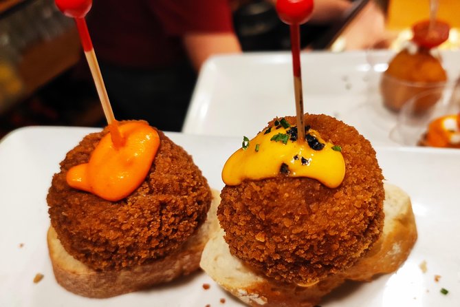 Spanish Wine and Tapas Tour in a Local Neighborhood in Barcelona - Timing, transport, and comfort