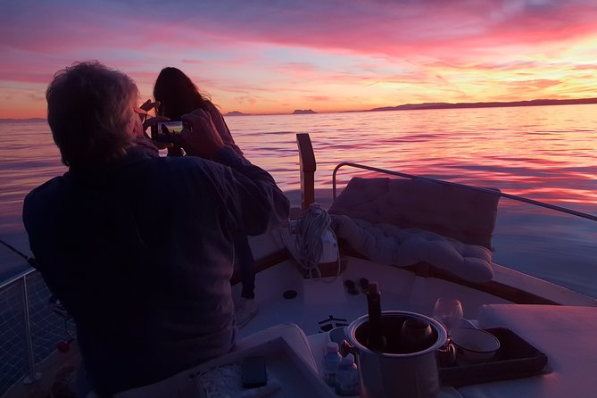 Sunset Boattrip + Tapa + Cava - Sunset, sea life, and the coastal lights