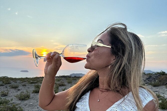 Sunset Santorini Wine Best views 2 Wineries and Tapas - Key points at a glance