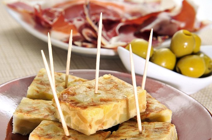 Tapas and Flamenco Show Small Group Tour in Barcelona - Flamenco in one of Barcelona’s old venues