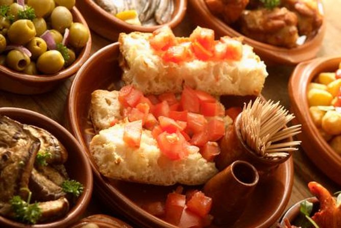 Tapas and Flamenco Show Small Group Tour in Barcelona - Starting near the Palau de la Música at 6:45 p.m.