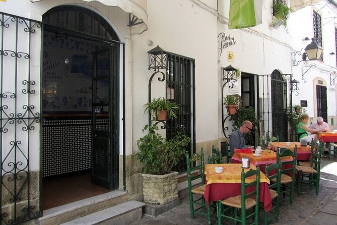 Tapas Food Tour in Jerez de la Frontera - Learning how sherry shapes Jerez