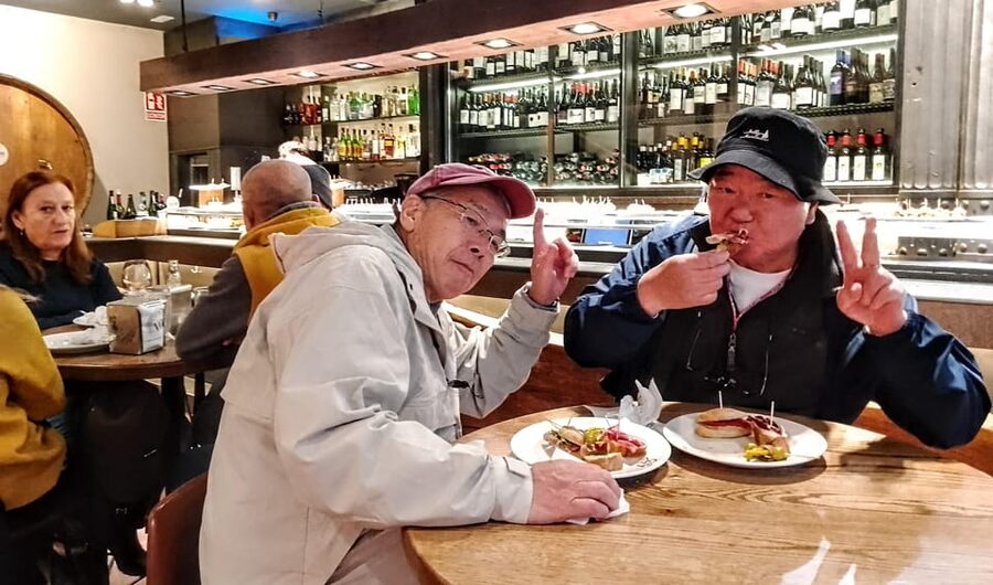 TAPAS GASTRONOMIC TOUR - La Lonja de la Seda and the Walk Between Bites