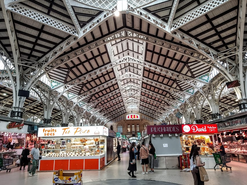 TAPAS GASTRONOMIC TOUR - Central Market: A 20-Minute Food Introduction