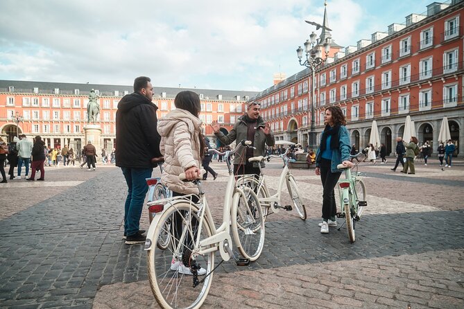 Tapas & Guided tour on a Vintage Bike through Madrid - CaixaForum and the Prado district